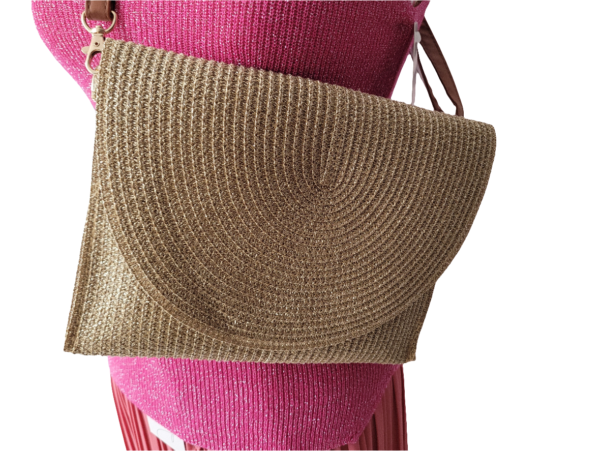 Pochette à rabat en lurex avec hanse et bandoulière