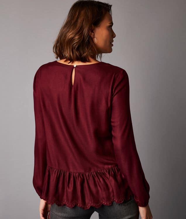 Blouse brodée bordeaux Taille 42