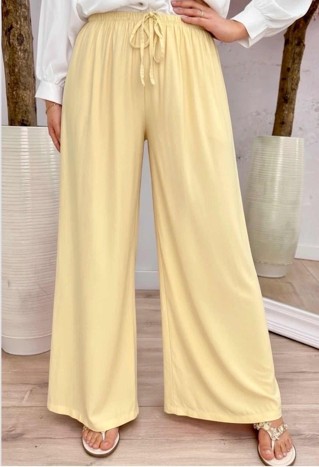 Pantalon taille élastique coupe large style casual chic