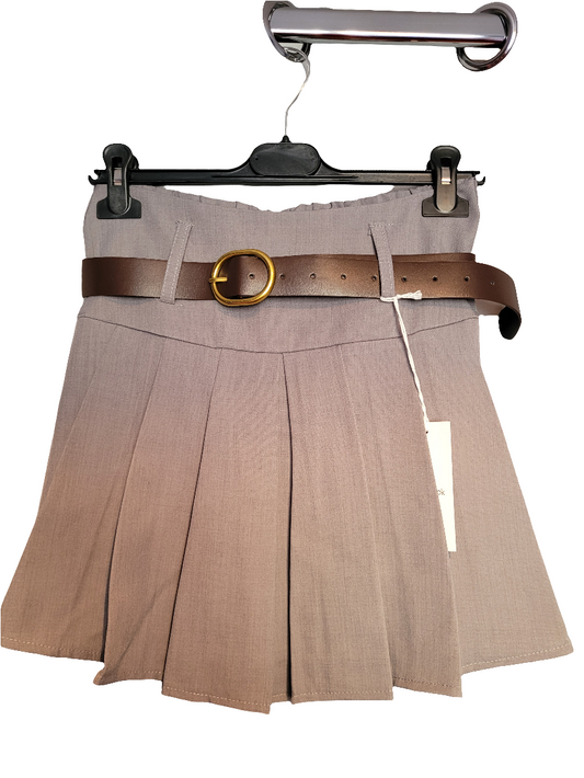 Jupe courte plissée avec ceinture